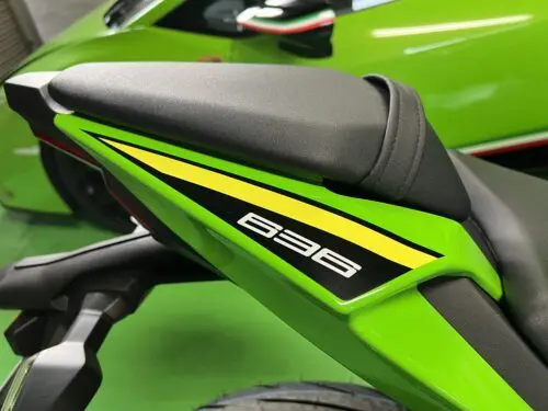 KAWASAKI ZX-6 ラッピング - スタイリーラップ