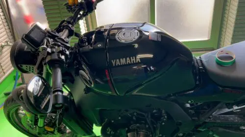 YAMAHA XSR900 タンクラッピング - スタイリーラップ